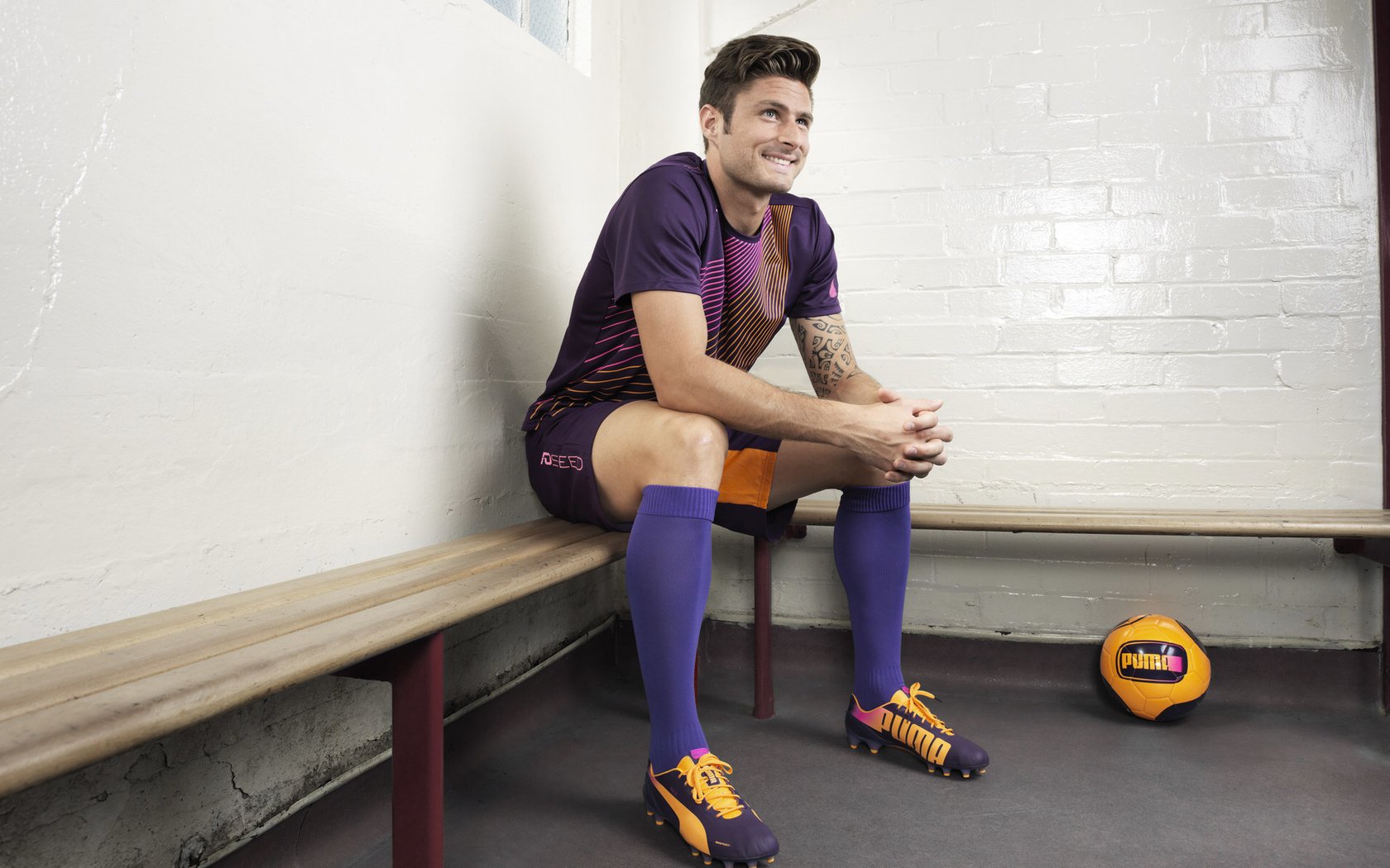 西班牙青年队在欧洲青年赛事中表现优异,潜力巨大